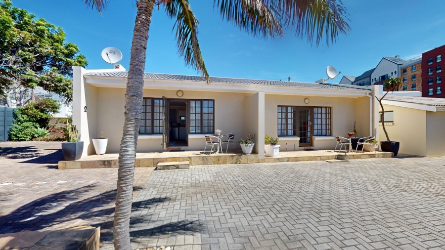 10 Bedroom Property for Sale in Summerstrand Eastern Cape